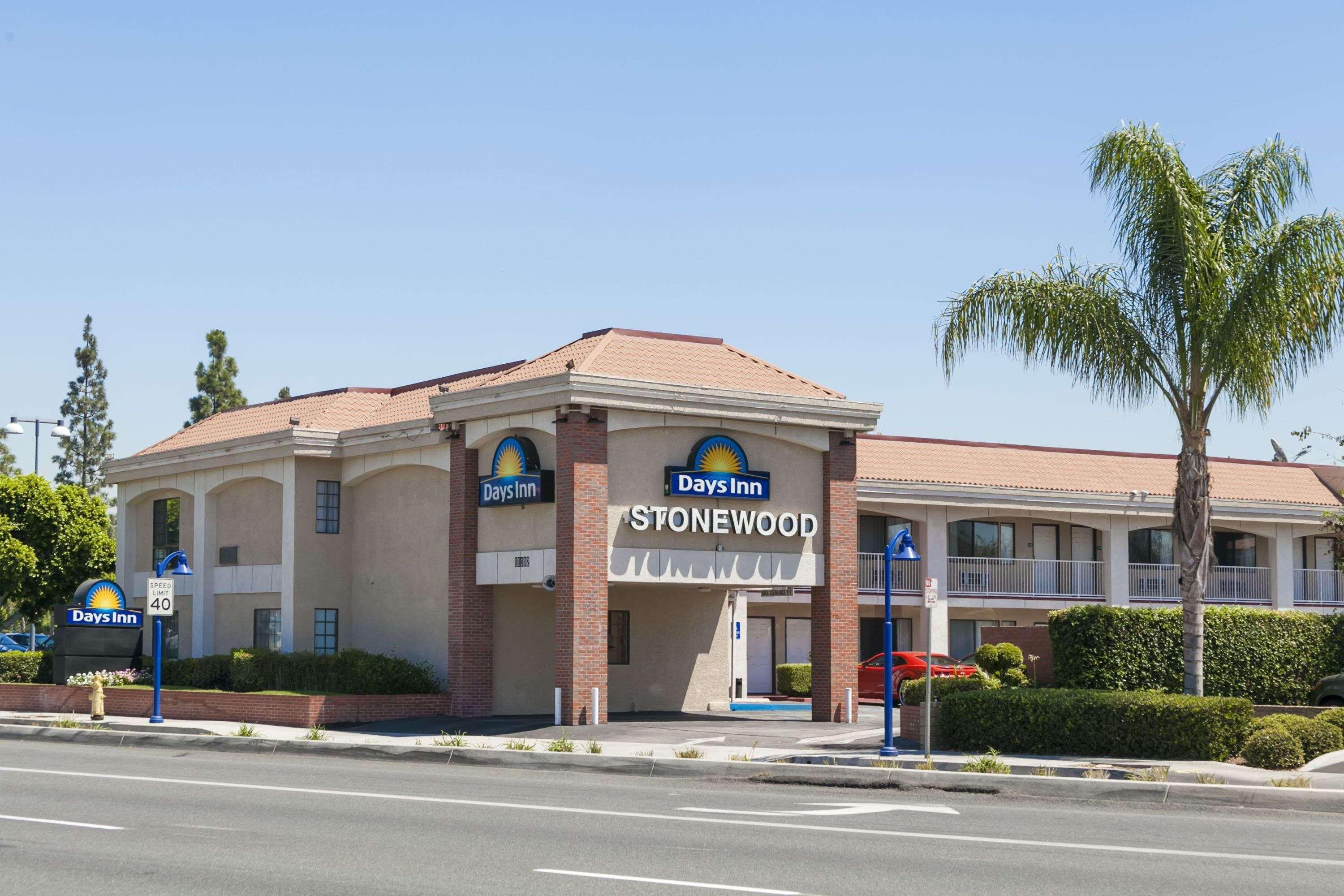 Days Inn By Wyndham Downey Bagian luar foto