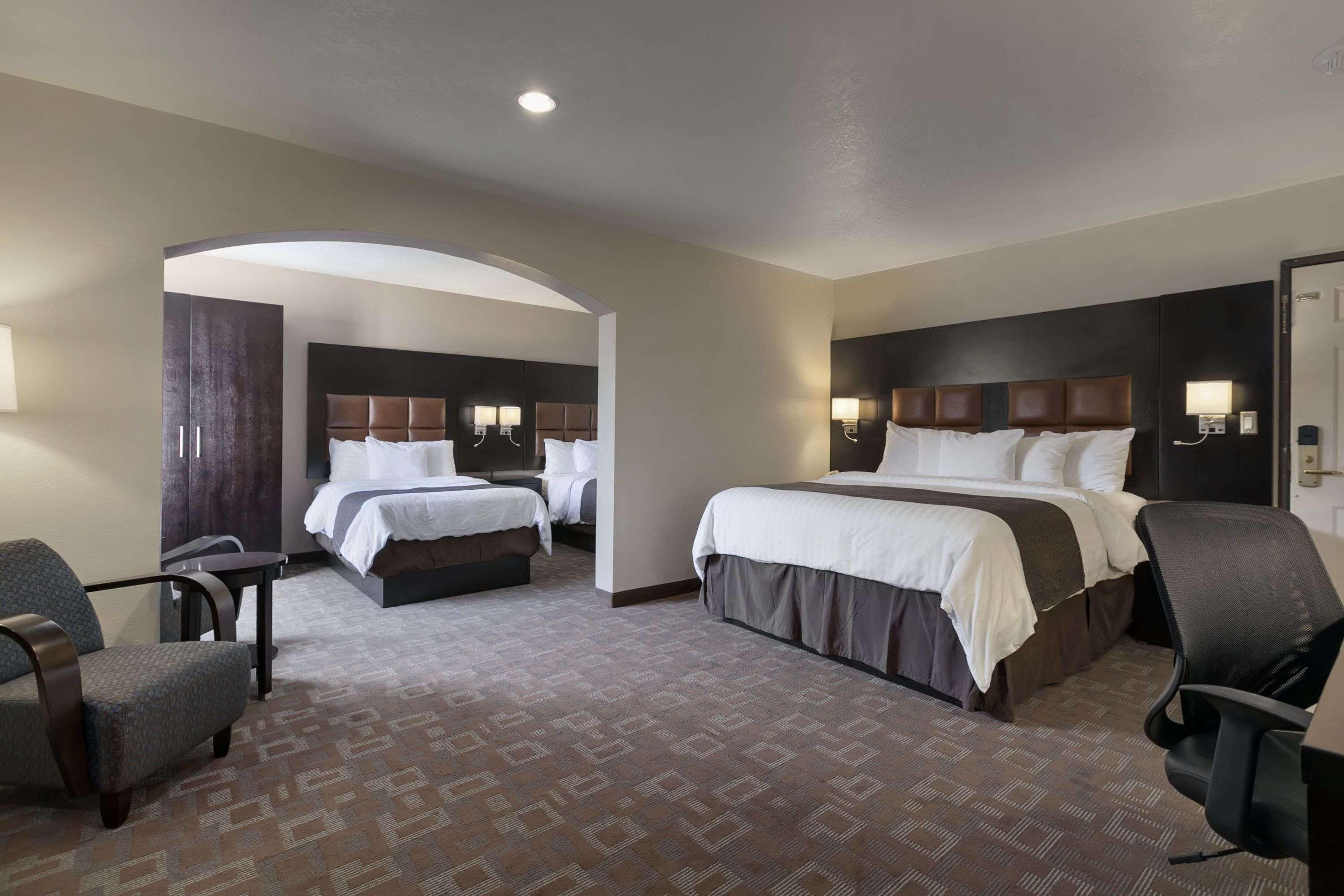 Days Inn By Wyndham Downey Bagian luar foto